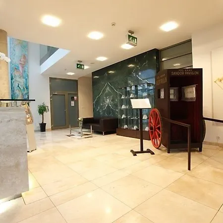 Sandor Pavillon Hotel