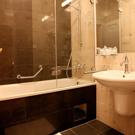 Hotel Sandor Pavillon 4*
