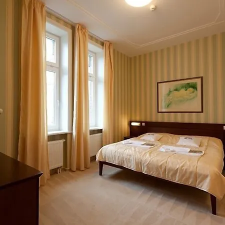 Hotel Sandor Pavillon Piest'any