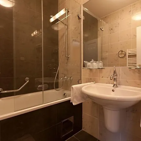 Sandor Pavillon Hotel Piest'any