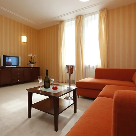 Sandor Pavillon Hotel 4*