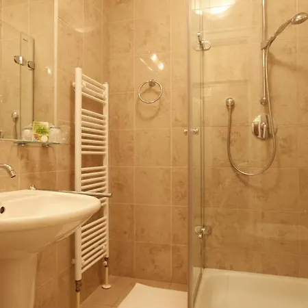Hotel Sandor Pavillon Piest'any