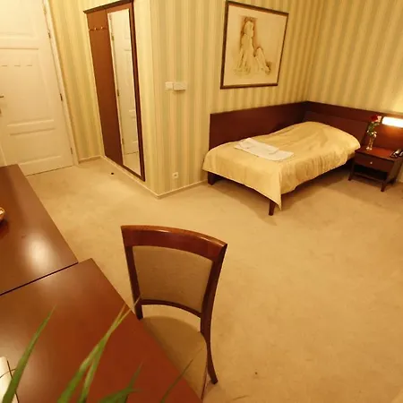 Sandor Pavillon Hotel Piest'any