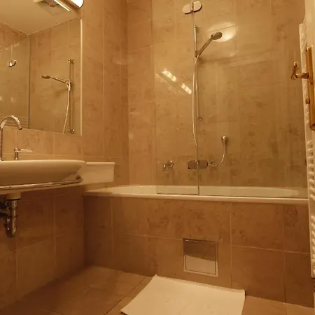 Sandor Pavillon Hotel Piest'any