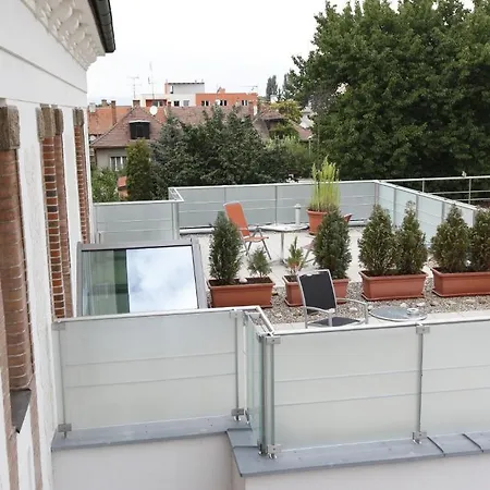Hotel Sandor Pavillon 4*