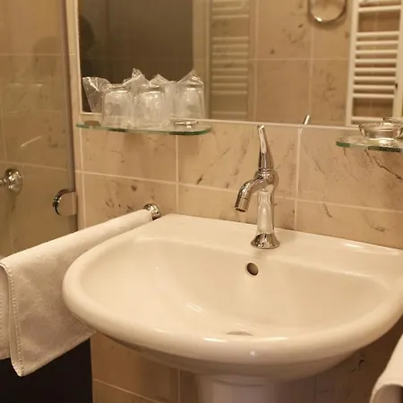 Hotel Sandor Pavillon 4*