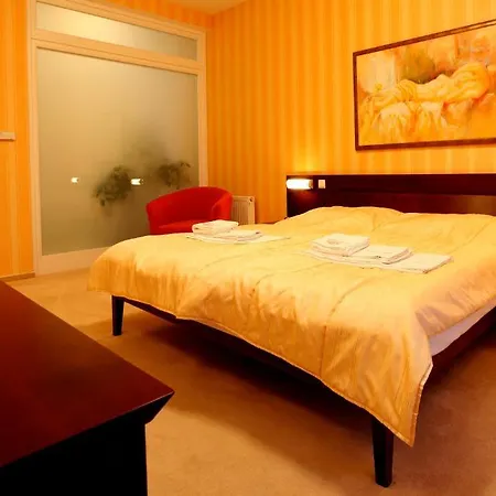 Sandor Pavillon Hotel Piest'any