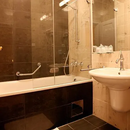 Sandor Pavillon 4*