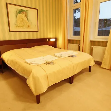 Hotel Sandor Pavillon Piest'any